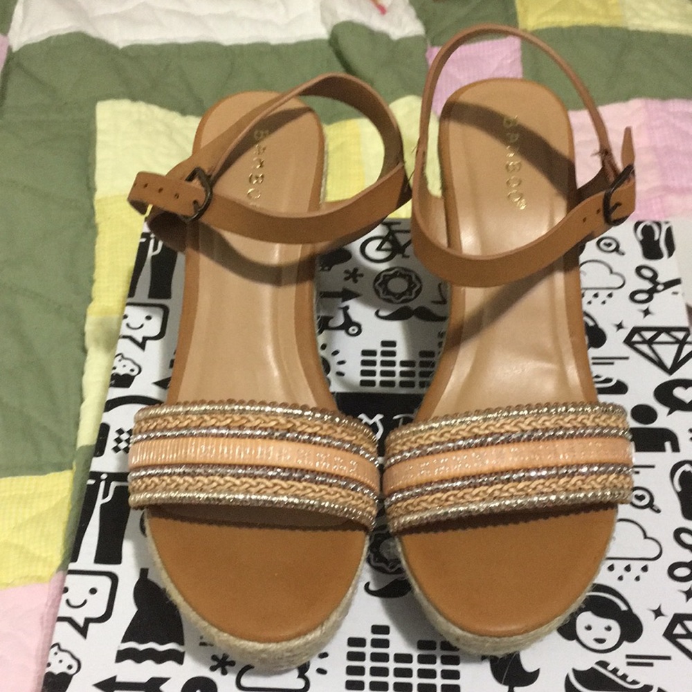 Beautiful tan wedges